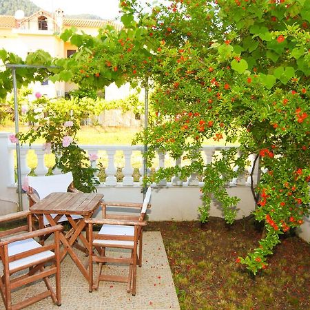 Nereids Apartments And Studios Chrysi Ammoudia ภายนอก รูปภาพ