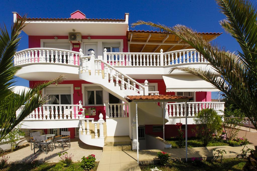 Nereids Apartments And Studios Chrysi Ammoudia ภายนอก รูปภาพ