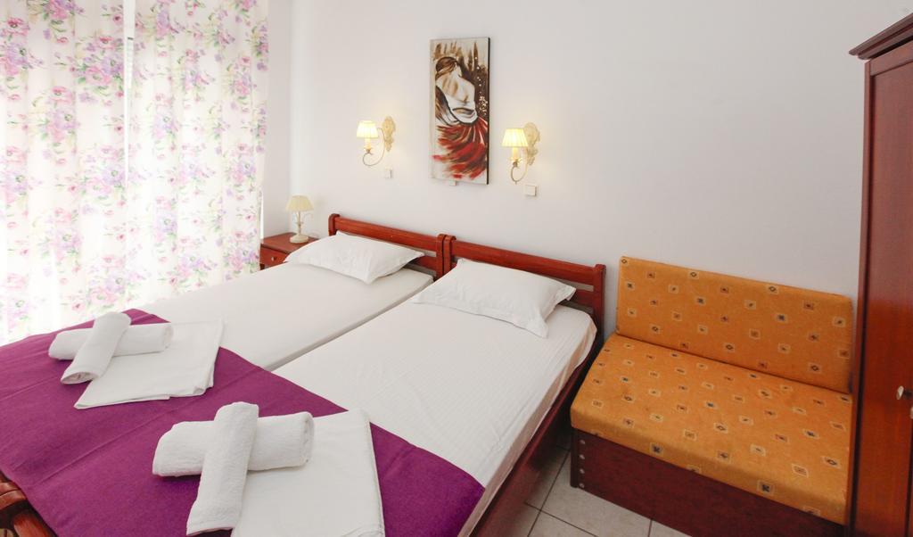 Nereids Apartments And Studios Chrysi Ammoudia ภายนอก รูปภาพ