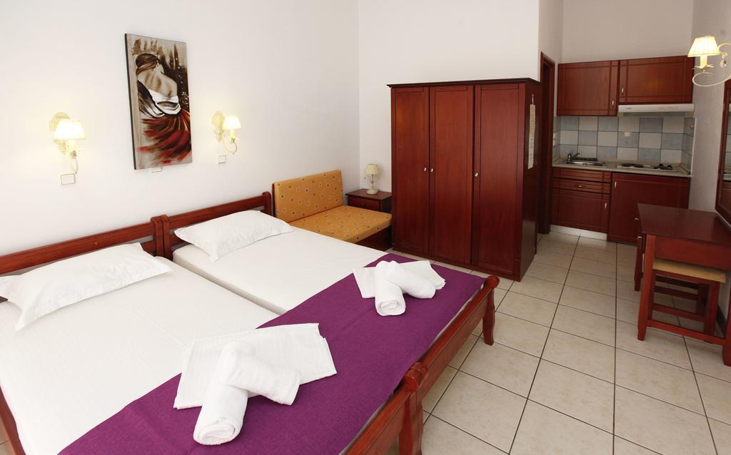 Nereids Apartments And Studios Chrysi Ammoudia ภายนอก รูปภาพ