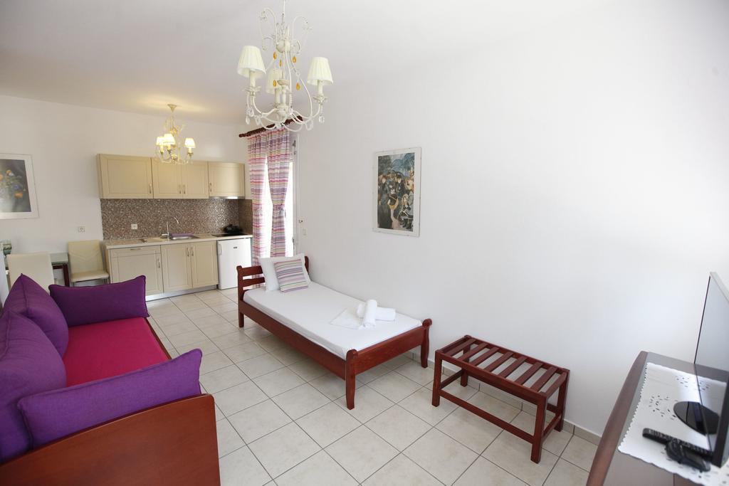 Nereids Apartments And Studios Chrysi Ammoudia ภายนอก รูปภาพ